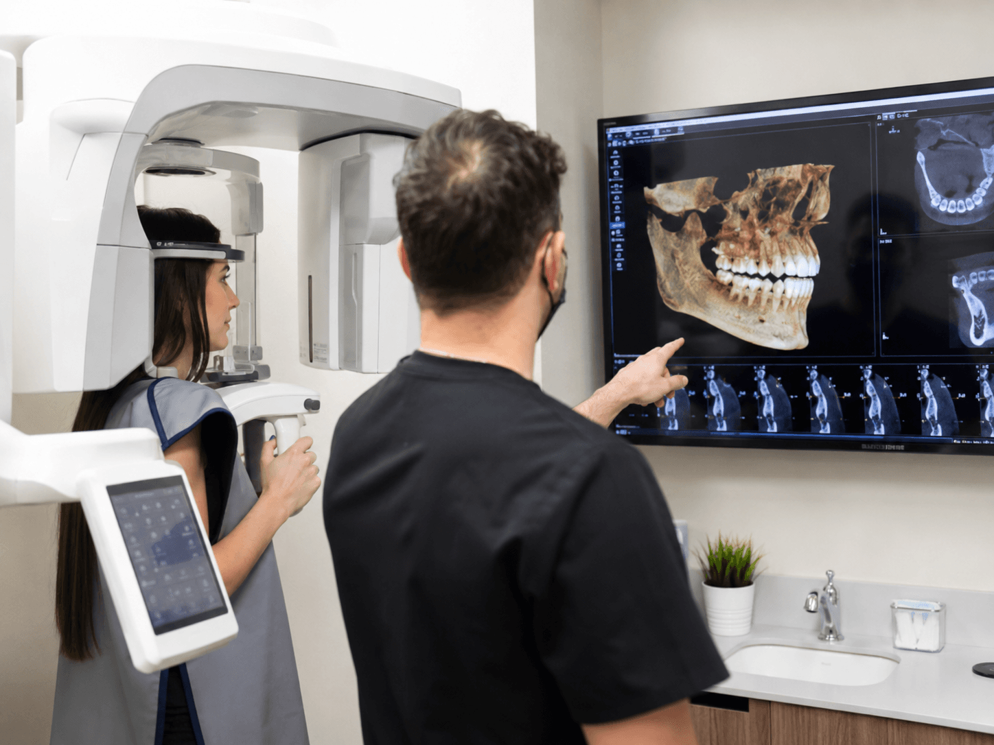 2D X-Ray vs 3D Cone Beam CT — Anatomage